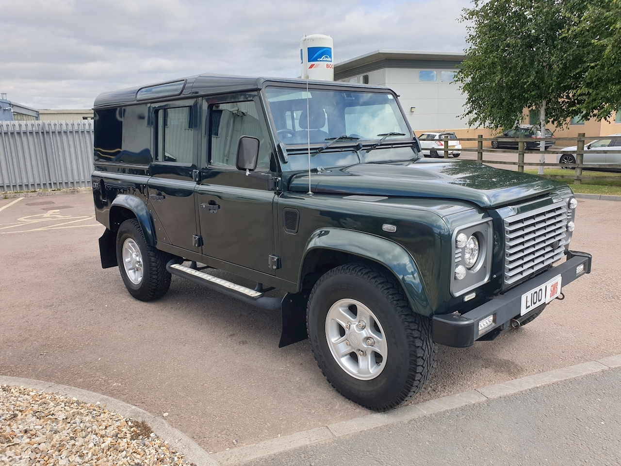 Top 118+ images land rover defender salvage for sale In.thptnganamst.edu.vn