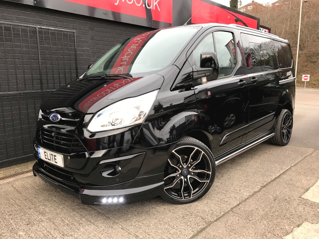 Ford 2016 65 Ford Transit Custom Double Cab in Van 290 Limited [Elite  Edition] [125] [Tailgate] | Elite Vans