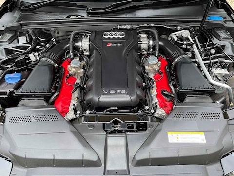 4.2 FSI V8 Estate 5dr Petrol S Tronic quattro (249 g/km, 444 bhp)