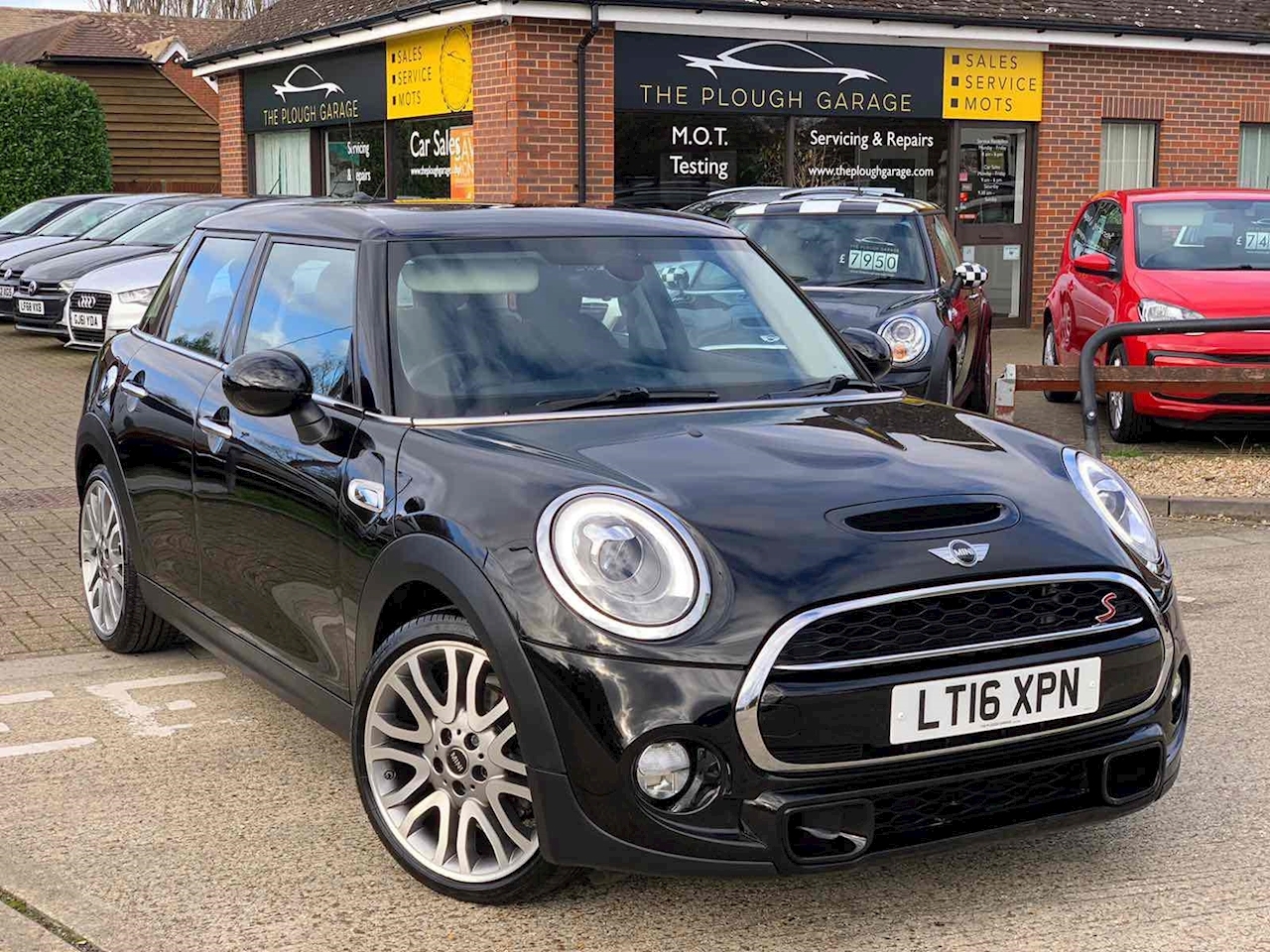 2.0 Cooper S Hatchback 5dr Petrol Auto Euro 6 (s/s) (192 ps)