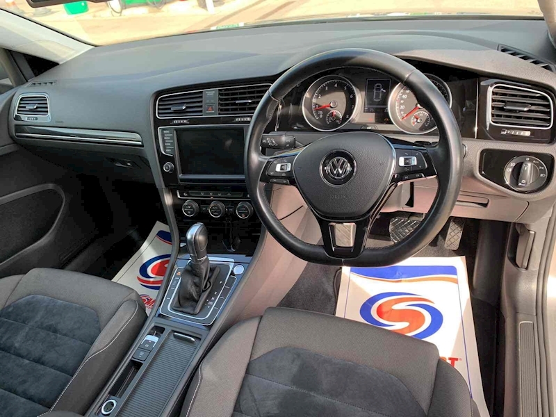 Volkswagen Golf  - U10001229