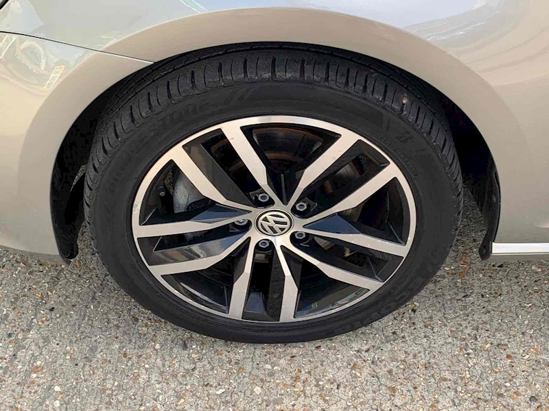 Volkswagen Golf  - U10001229