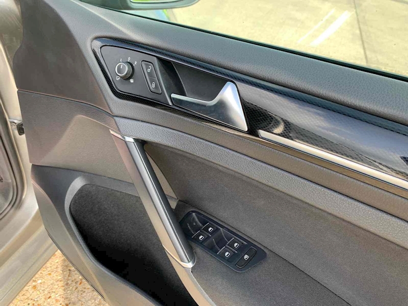 Volkswagen Golf  - U10001229