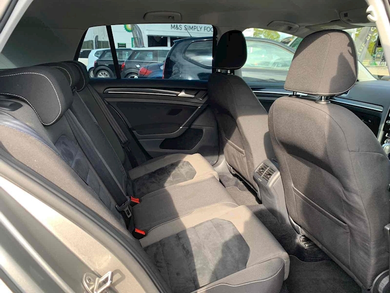 Volkswagen Golf  - U10001229