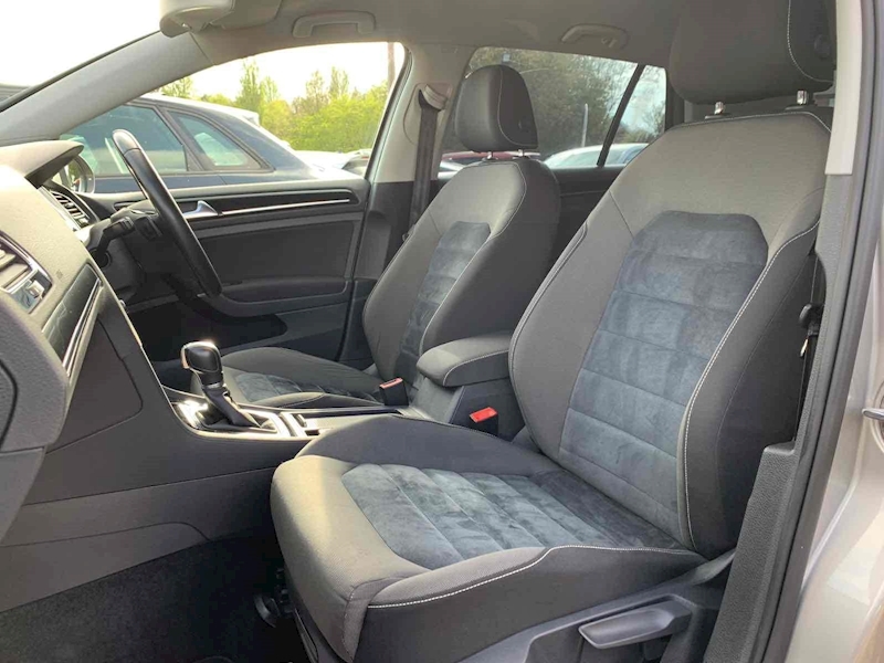 Volkswagen Golf  - U10001229