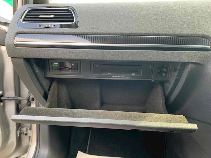 Volkswagen Golf  - U10001229