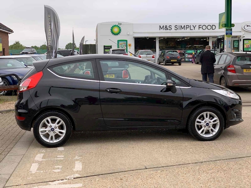 Ford Fiesta Zetec - U10001252