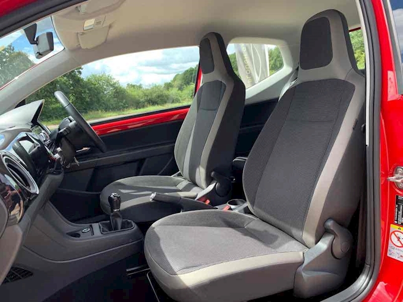 Volkswagen up! High up! - U10001350