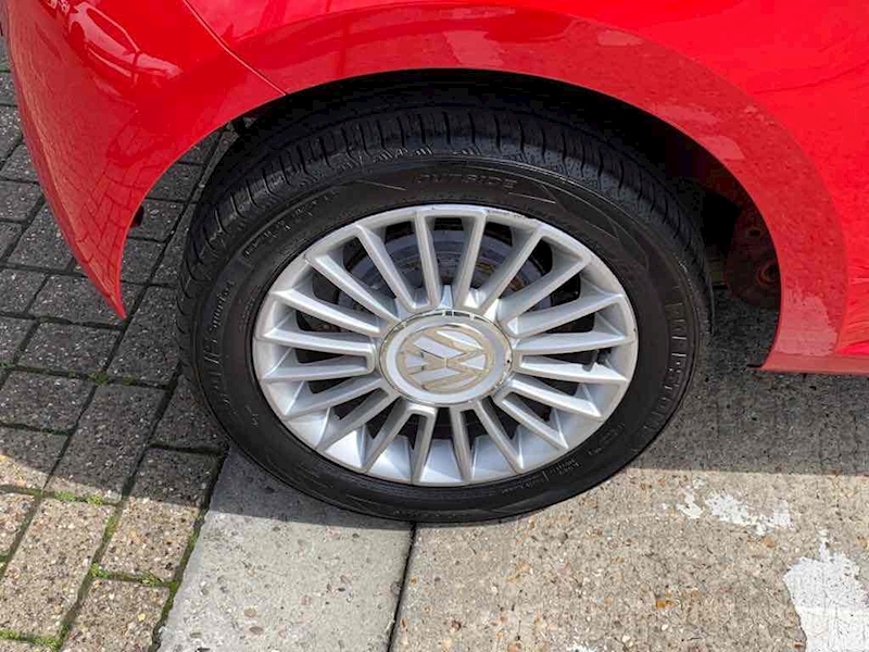 Volkswagen up! High up! - U10001350