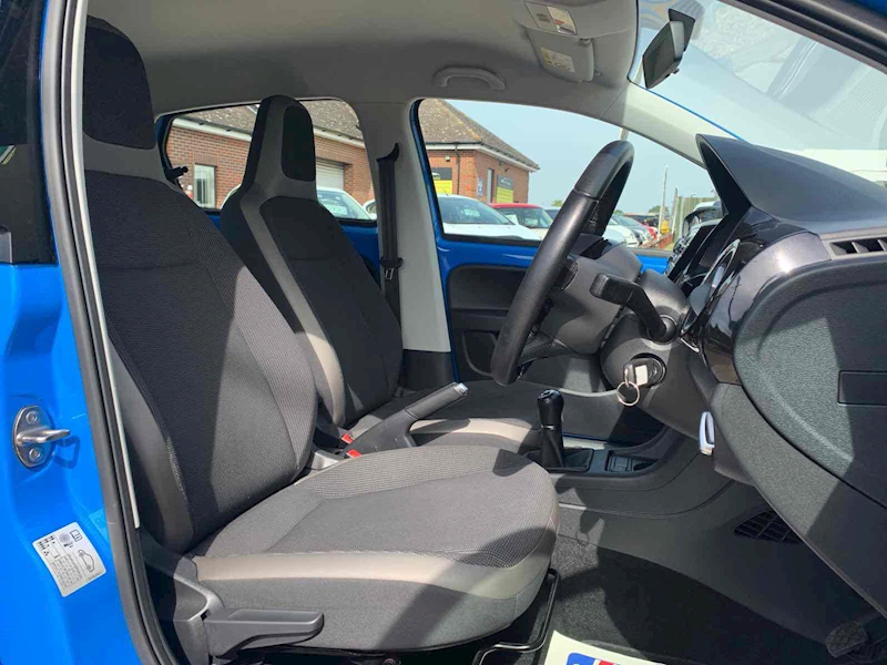 Volkswagen up! High up! - U10001455