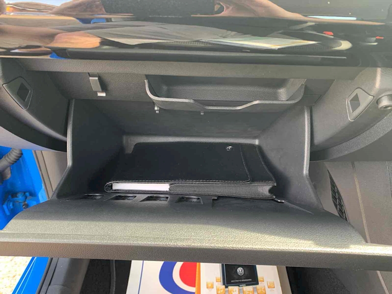 Volkswagen up! High up! - U10001455