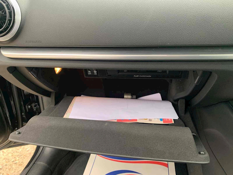 Audi A3 TFSI CoD Sport - U10001476