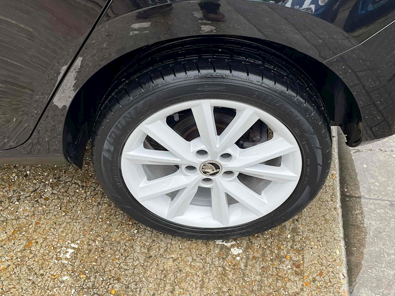 Skoda Fabia TSI Colour Edition - U10001579