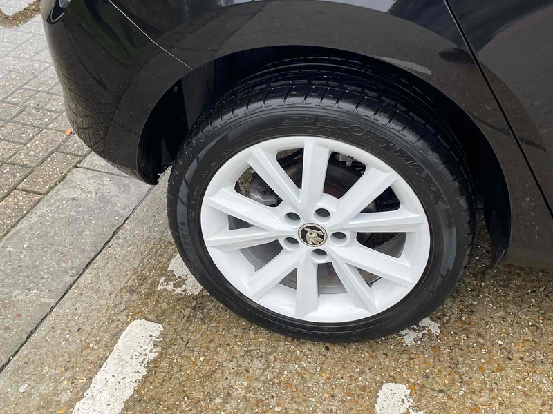 Skoda Fabia TSI Colour Edition - U10001579