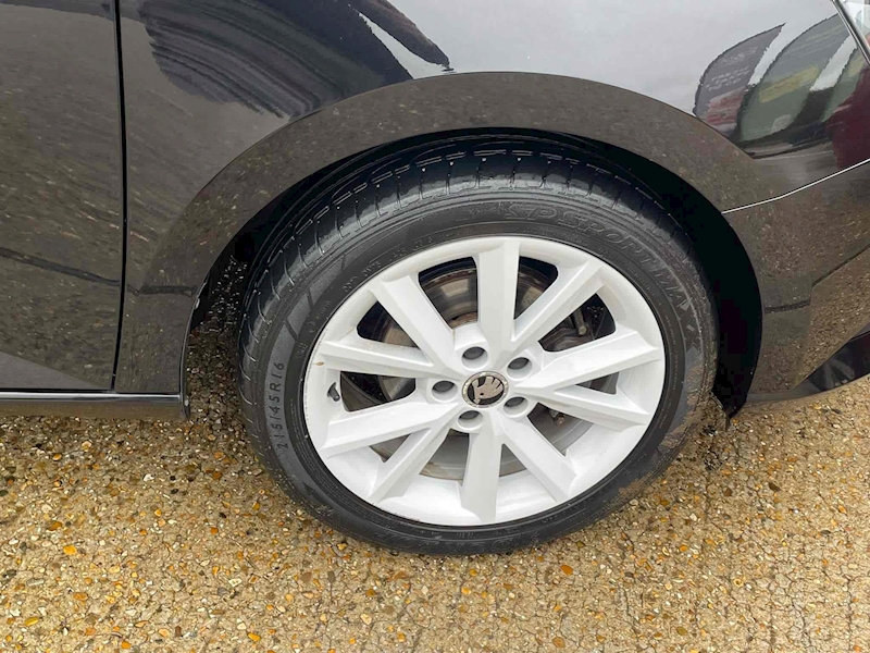 Skoda Fabia TSI Colour Edition - U10001579