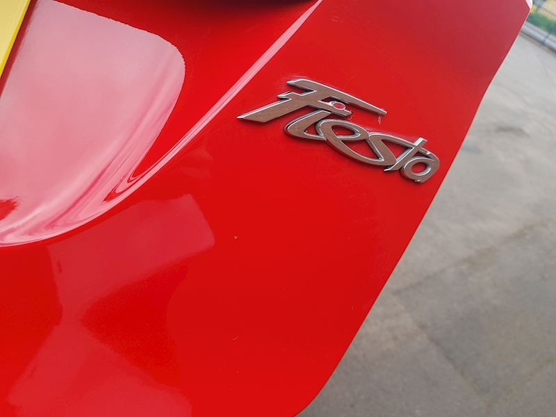 Ford Fiesta Zetec - Large 7