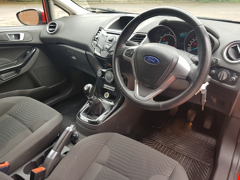 Ford Fiesta Zetec - Large 9