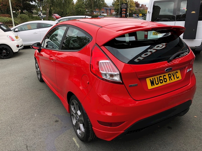 Ford Fiesta St-Line - Large 15