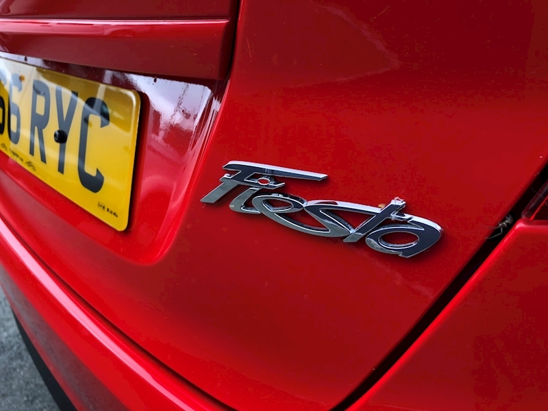 Ford Fiesta St-Line - Large 22