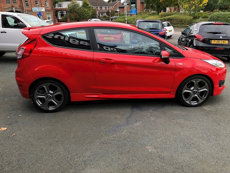 Ford Fiesta St-Line - Large 25