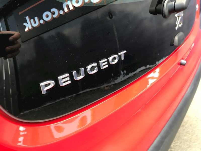 Peugeot 107 Active - Large 10