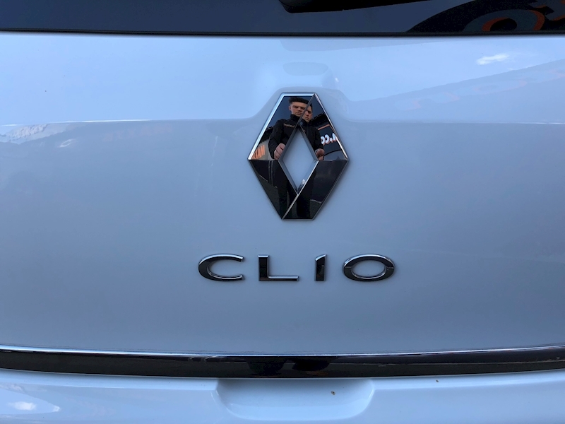 Renault Clio Dynamique Nav - Large 20