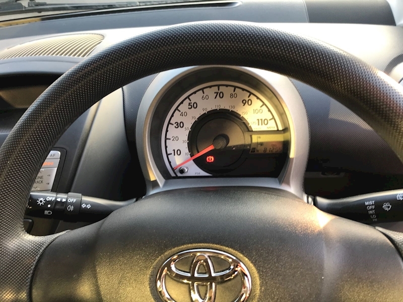 Toyota Aygo Vvt-I Plus - Large 3