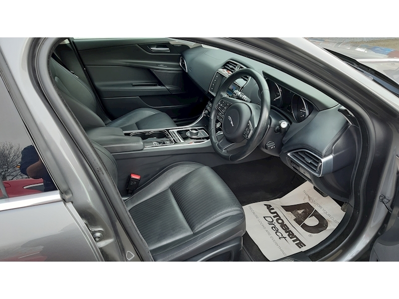 Jaguar Xe Portfolio - Large 5