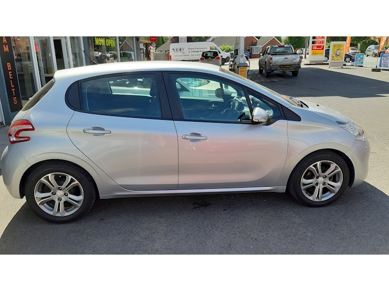 Peugeot 208 SOLD Active - Large 2