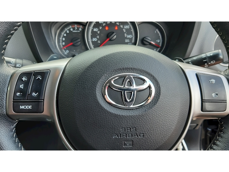 Toyota Yaris AUTOMATIC Icon - Large 17