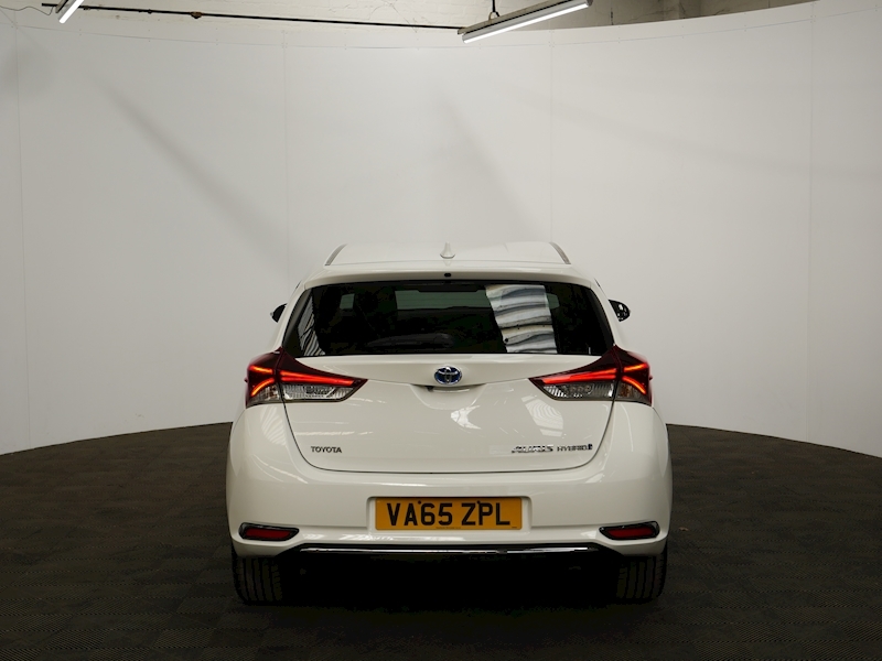 Toyota 1.8 VVT-h Design Hatchback 5dr Petrol Hybrid CVT (s/s) (136 ps)