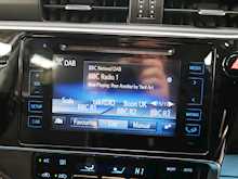 Toyota Auris VVT-h Design 