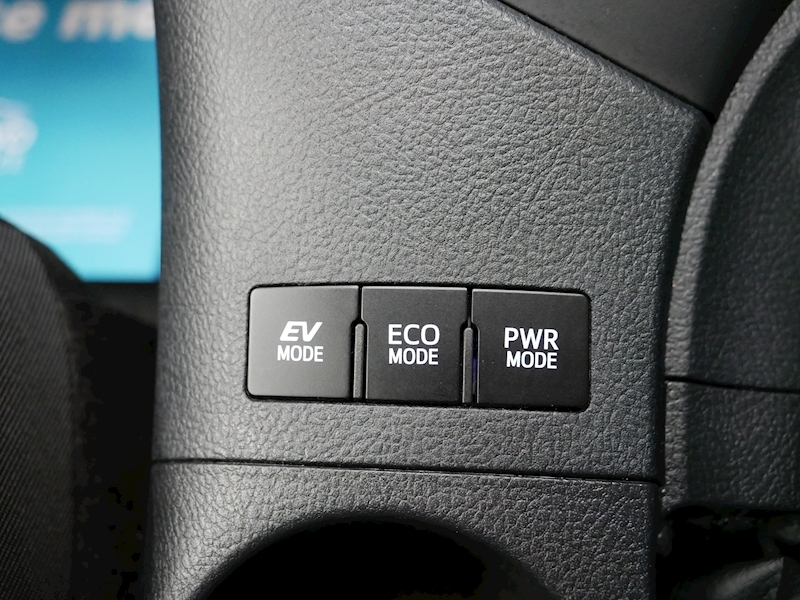 Toyota 1.8 VVT-h Design Hatchback 5dr Petrol Hybrid CVT (s/s) (136 ps)