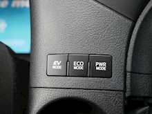 Toyota Auris VVT-h Design 