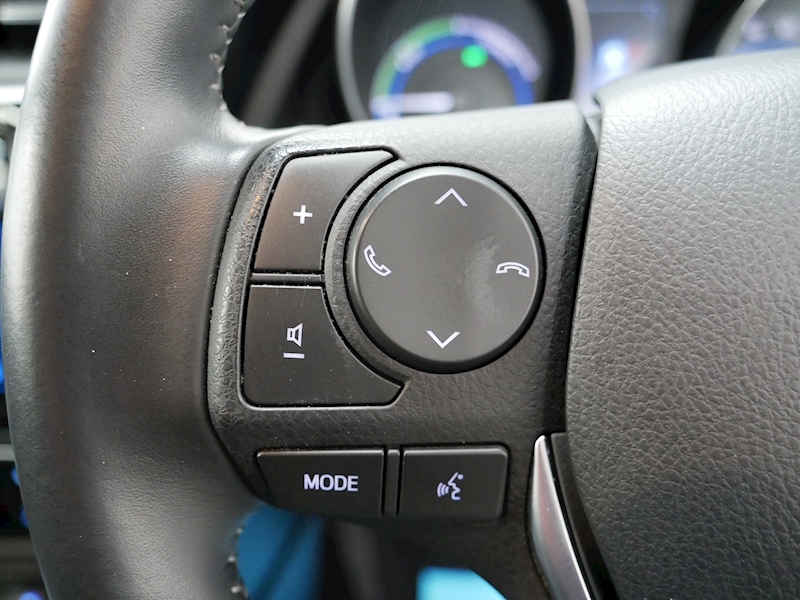 Toyota 1.8 VVT-h Design Hatchback 5dr Petrol Hybrid CVT (s/s) (136 ps)