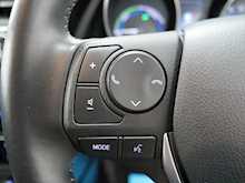 Toyota Auris VVT-h Design 