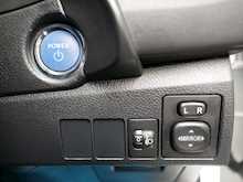 Toyota Auris VVT-h Design 