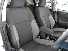 Toyota Auris VVT-h Design 