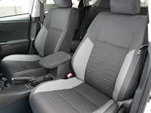 Toyota Auris VVT-h Design 