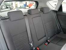 Toyota Auris VVT-h Design 