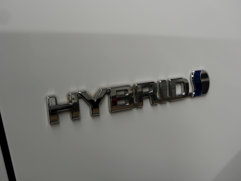 Toyota 1.8 VVT-h Design Hatchback 5dr Petrol Hybrid CVT (s/s) (136 ps)