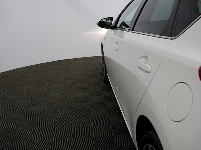 Toyota 1.8 VVT-h Design Hatchback 5dr Petrol Hybrid CVT (s/s) (136 ps)