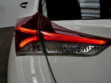 Toyota Auris VVT-h Design 