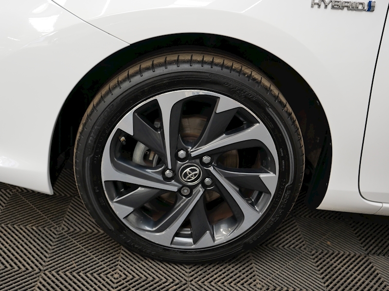 Toyota 1.8 VVT-h Design Hatchback 5dr Petrol Hybrid CVT (s/s) (136 ps)