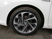 Toyota Auris VVT-h Design 