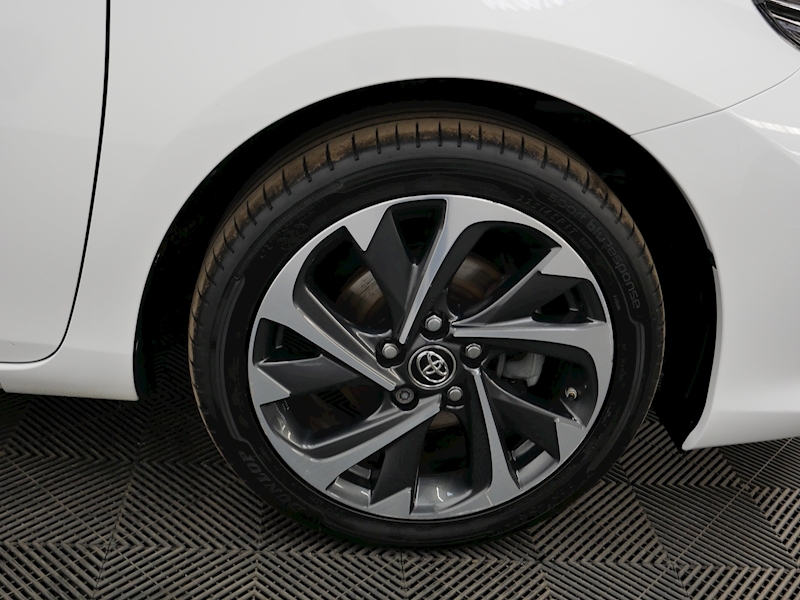 Toyota 1.8 VVT-h Design Hatchback 5dr Petrol Hybrid CVT (s/s) (136 ps)