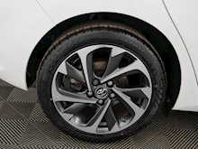 Toyota Auris VVT-h Design 