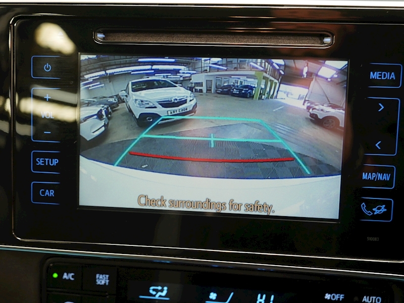 Toyota 1.8 VVT-h Design Hatchback 5dr Petrol Hybrid CVT (s/s) (136 ps)