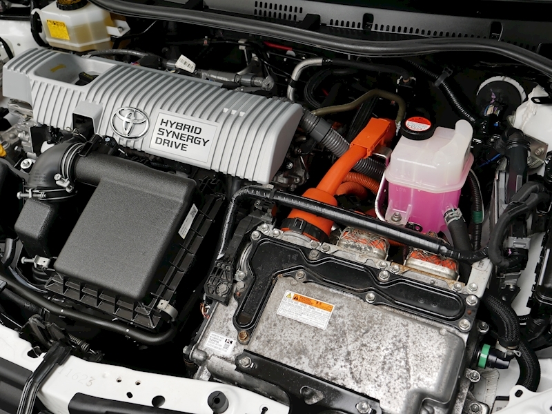 Toyota 1.8 VVT-h Design Hatchback 5dr Petrol Hybrid CVT (s/s) (136 ps)