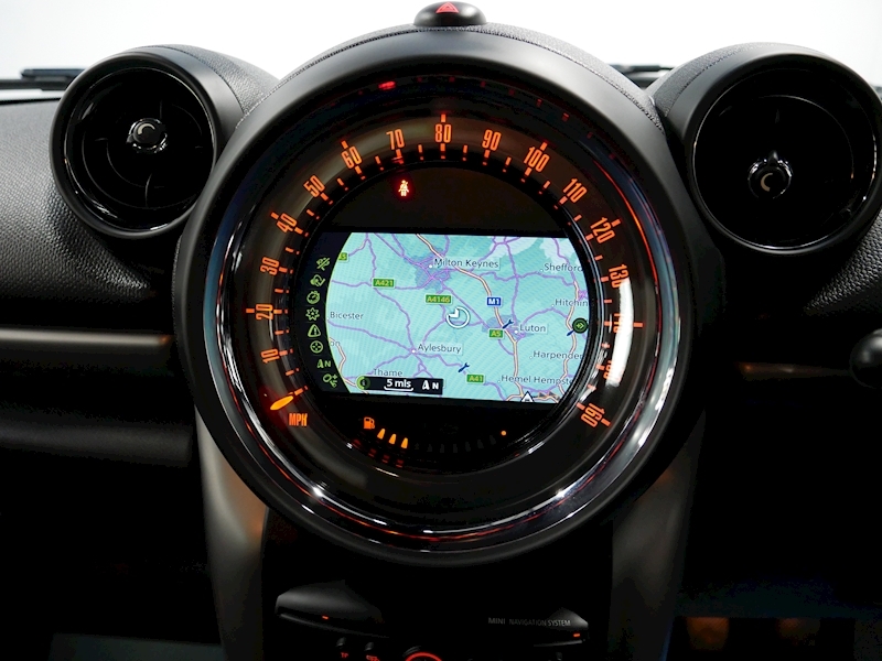 MINI 1.6 Cooper SUV 5dr Petrol Manual (137 g/km, 122 bhp)